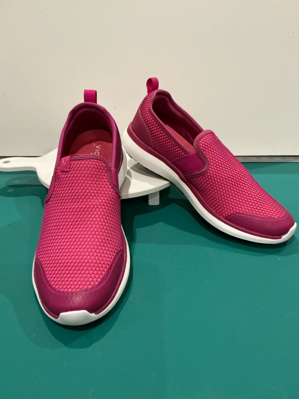 Vionic Pro Vio Grip Juliana Women's Slip-On Sneakers in Bright Pink Size 11
